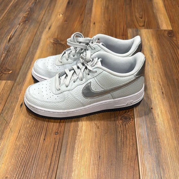 Nike Air Force 1 Low - Light Gray - Picture 3 of 6